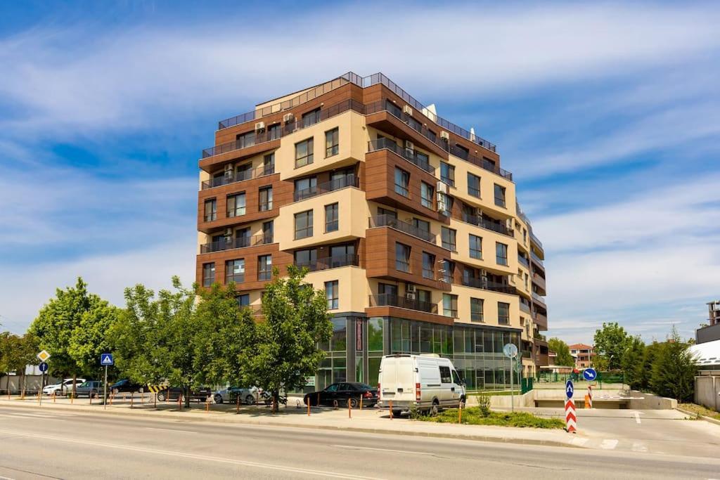 Apartament Comfy With Private Parking